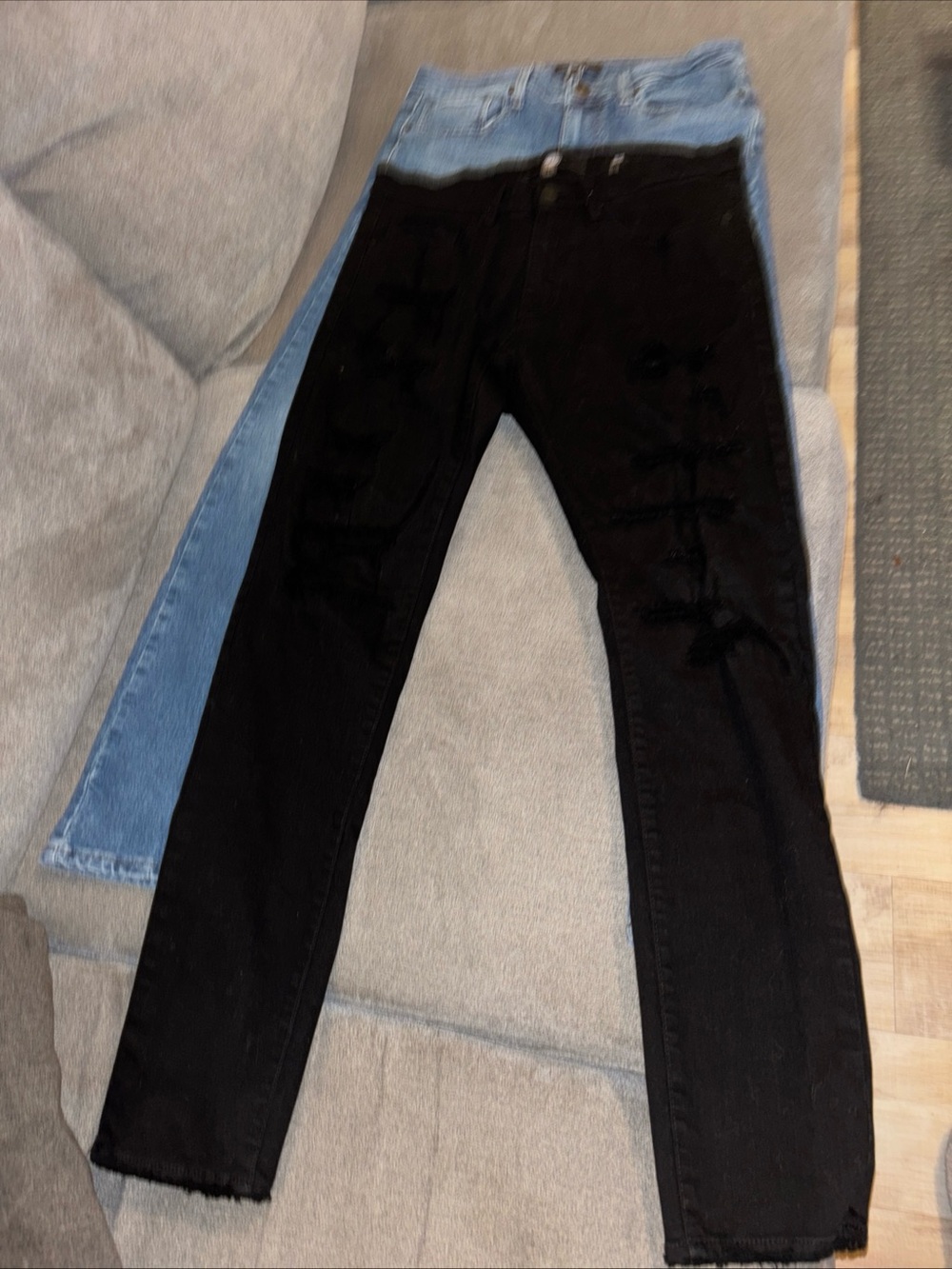 Lot of 2 Men’s Blue Straight Leg Denim Size 34 & Black Skinny Jeans 32 x 32